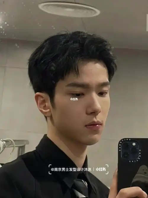 男生超帅发型推荐 凌乱短碎盖