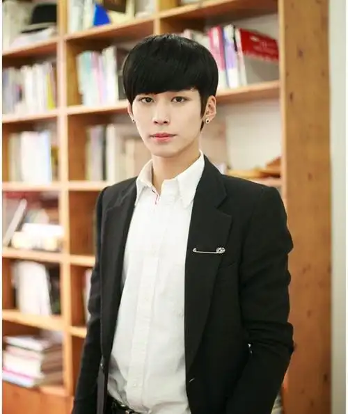 斜刘海男生假发男士假发帅气蓬松学生假发韩版逼真男假发