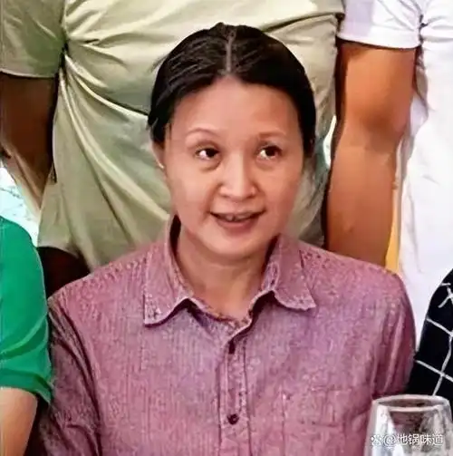 方舒:一婚嫁陈国星,二婚嫁小10岁屠洪刚惨遭抛弃,65岁苍老明显