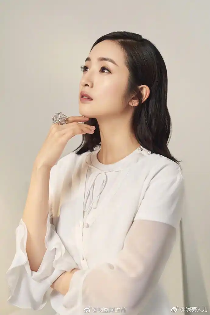 星时尚#林依晨ariel时尚写真上线~ 看来好身材真是可以轻松驾驭各种