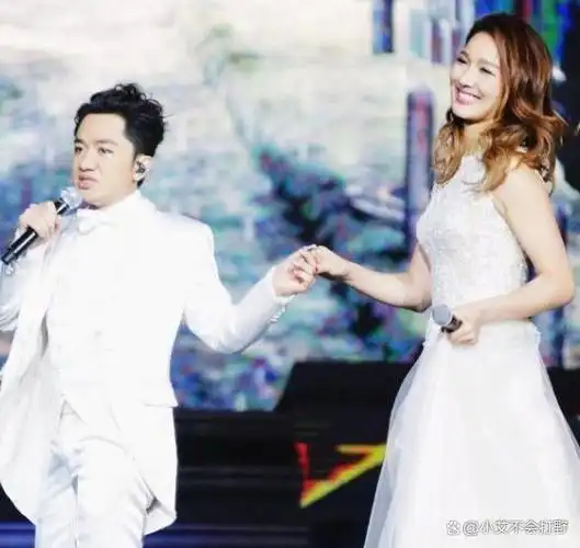 跑男团7位元老现状郑恺李晨继续奔跑杨颖疑似难复出