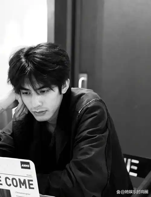 宋威龙带来一部科幻悬疑剧,化身"仿生人",搭档00后实力小花