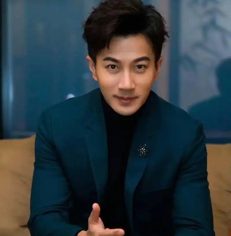 艺人刘恺威.艺人:刘恺威 形式:照片代言 title: 代言 - 抖音