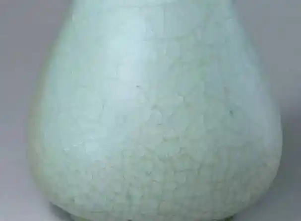 主页 鉴评支撑 科学鉴定 宋代官窑瓷器主要为素面,既无华美的雕饰,又