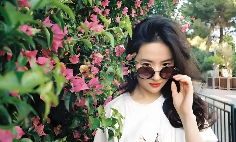 这谁顶的住啊!刘亦菲