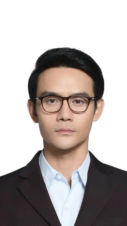 分享一张宋处长的一寸免冠证件照