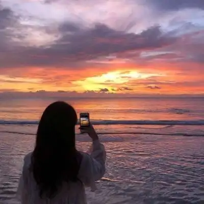 私奔吗在日落前唯美优雅女生头像