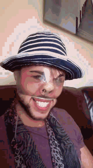 来吃了这根用心腌制的黄瓜 午间动态图送到|游民星空