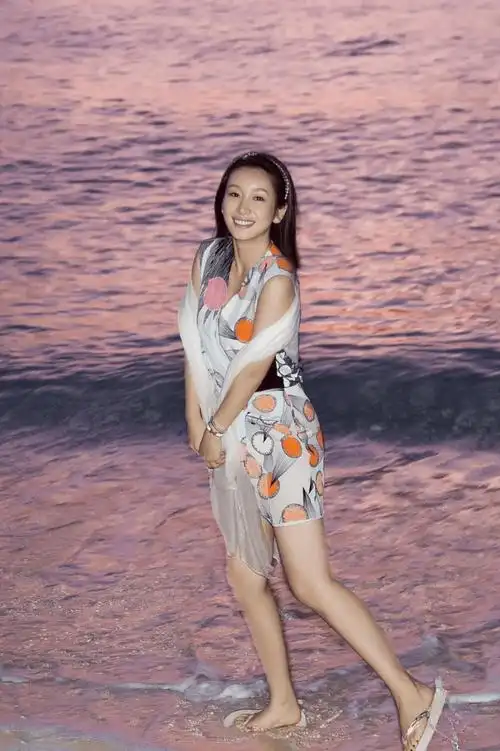 秦海璐分居怒斥李湘插足婚姻老公宠妻人设崩塌