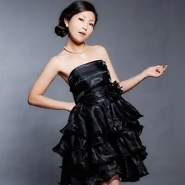 【图】祁隆的老婆乐凡的图片曝光 魔鬼身材惹人喜爱