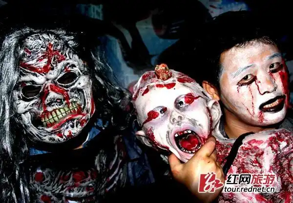 长沙世界之窗内数百"猛鬼"挑战心跳.