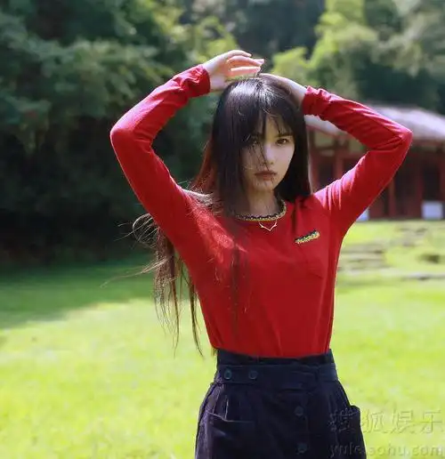 南笙早秋跑色彩写真声 红白蓝延搭米配清新养眼