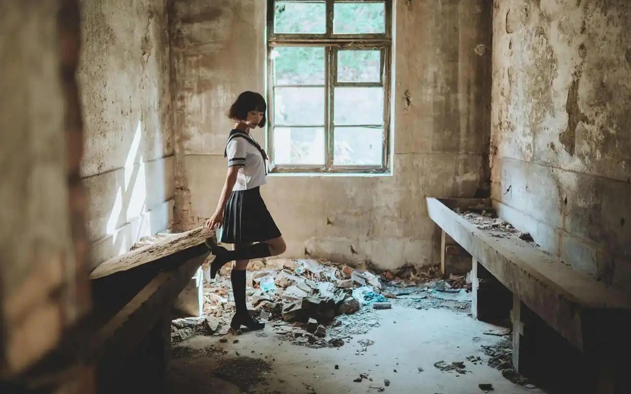 jk制服短发美女复古风写真桌面壁纸