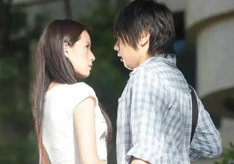 p>《原来我不帅》是台湾民视无线台2008年首播的校园偶像剧,由 a