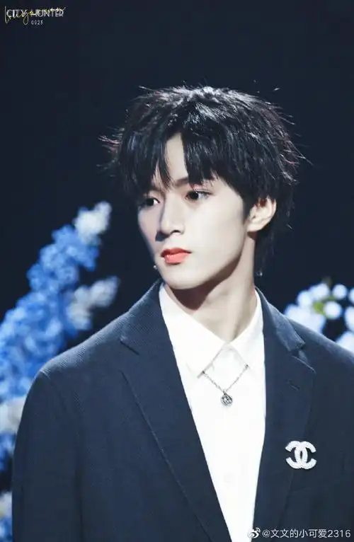 刘耀文 2020发光吧# #刘耀文 星光焦点# .