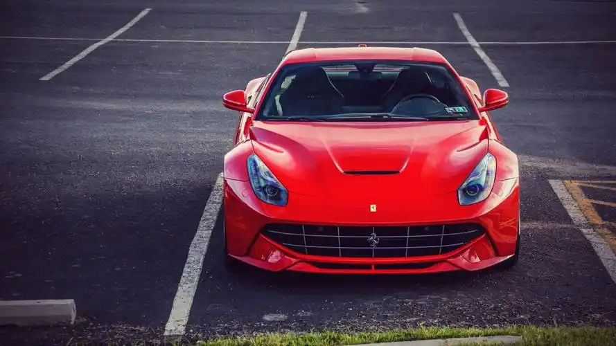 超酷奢华法拉利壁纸_最酷炫的个性跑车