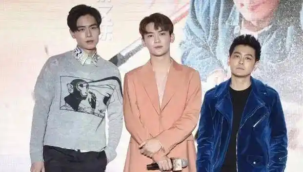 个个高大挺拔,却烦恼"长太高",这7位男星的身高太不懂事_胡一天