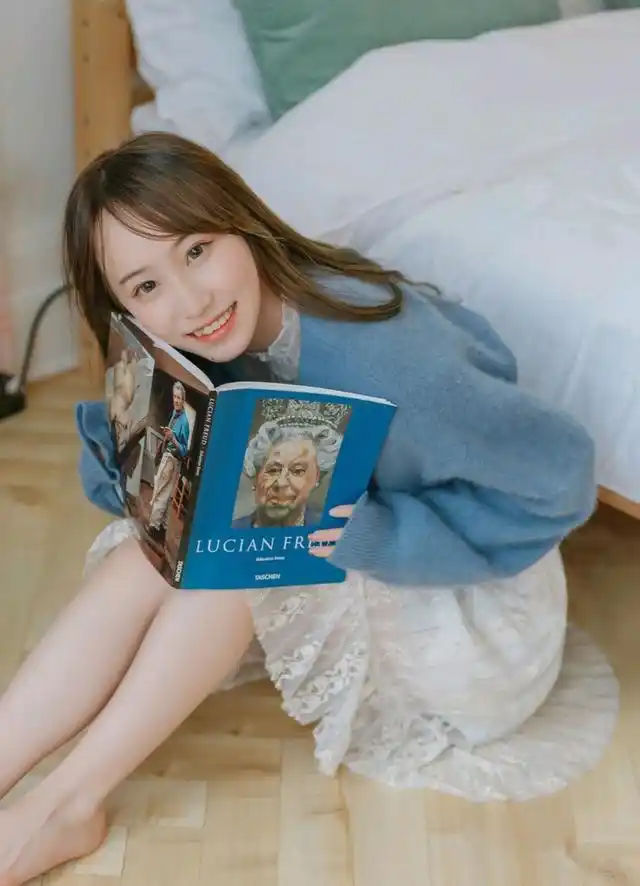 疫情没过不出门9个室内拍照姿势在家教你拍好看照片