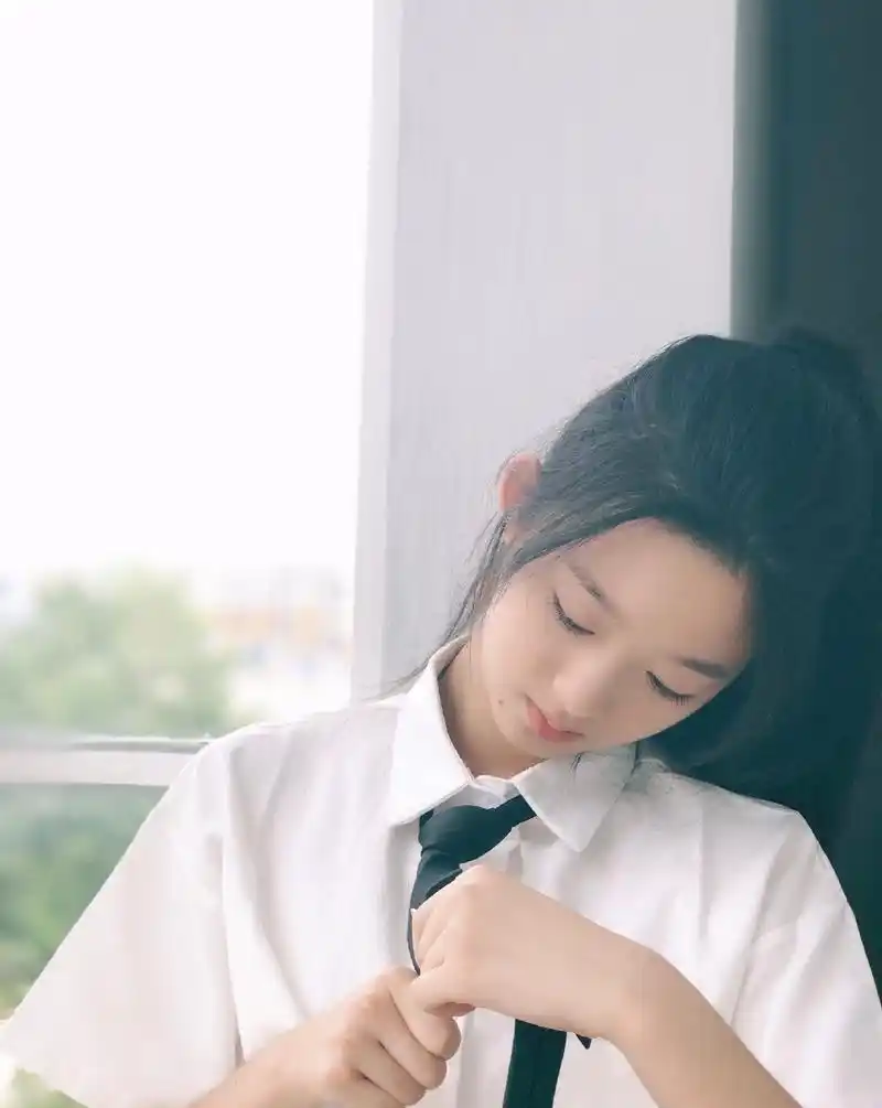 于正眼光太毒辣,15岁的小姑娘都不放过,甜美可爱,要大火?