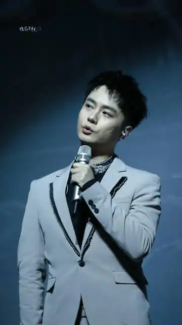 赵越nemo[超话]# 这世界全部的漂亮不敌. 来自绕月飞行丨赵越 - 尾