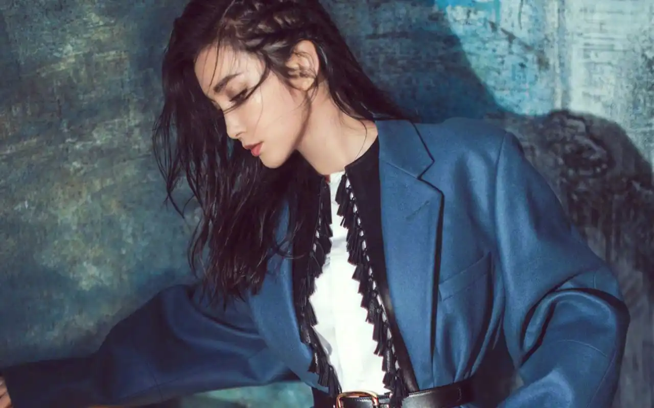 李冰冰优雅性感杂志封面大片桌面壁纸