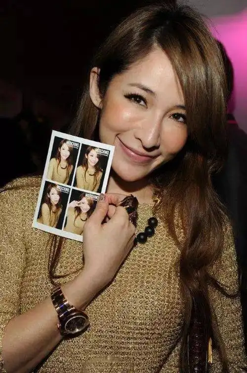 萧亚轩又变脸?然而我更关心她的生活状态