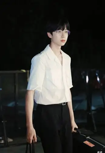 组里有张嘉元的妈咪吗求元元戴眼镜的图