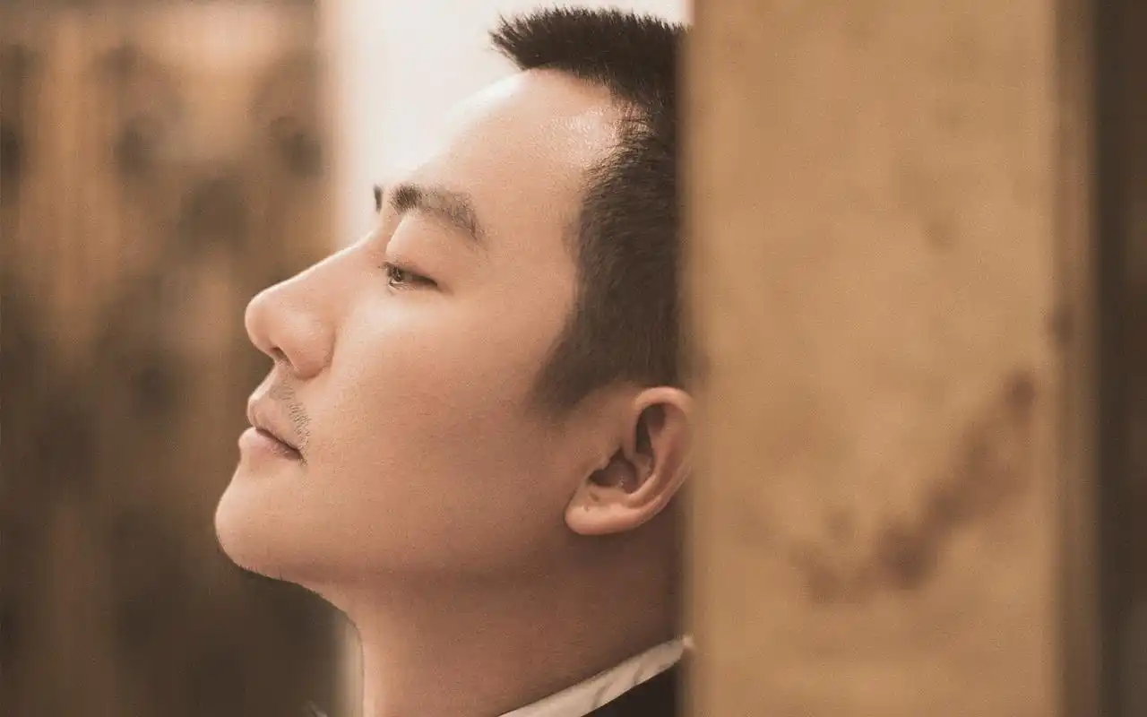 黄轩帅气写真高清电脑桌面壁纸