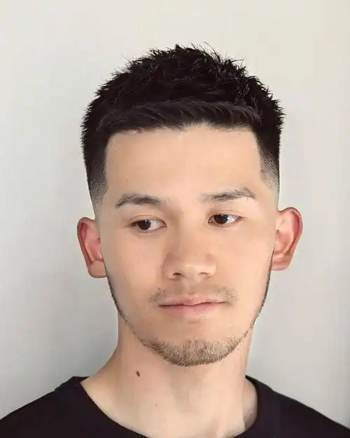 两侧铲短男士发型适合所有人头发花白大叔剪完不一样不信你看