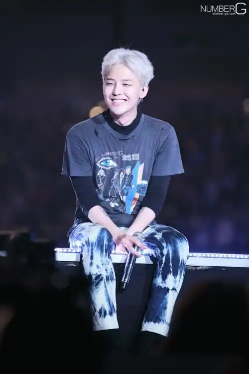 权志龙#白发美颜【哥哥笑起来超好看】