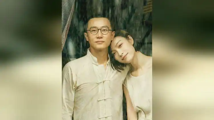 黄轩给倪妮哼唱《国际歌》,两人即兴发挥,对手戏忍不住泪崩