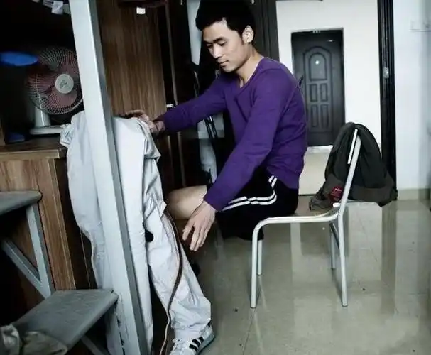 励志人生 独腿少年的篮球路