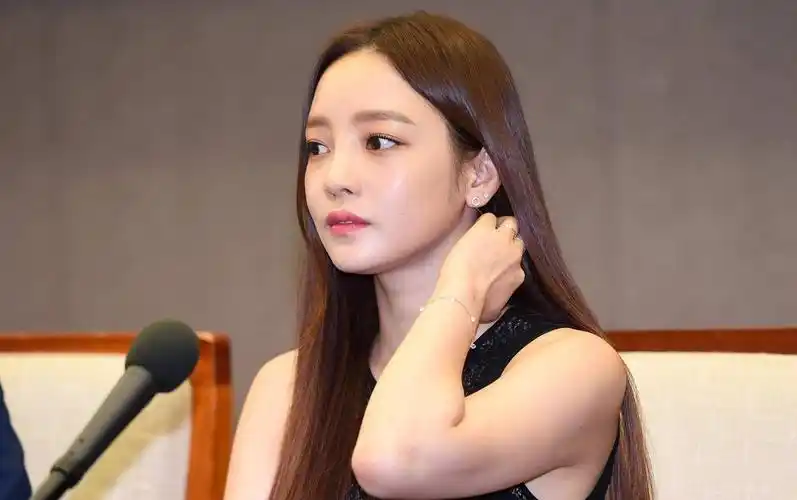 签约新公司具荷拉涅盘重生欲开拓海外市场已彻底走出阴霾