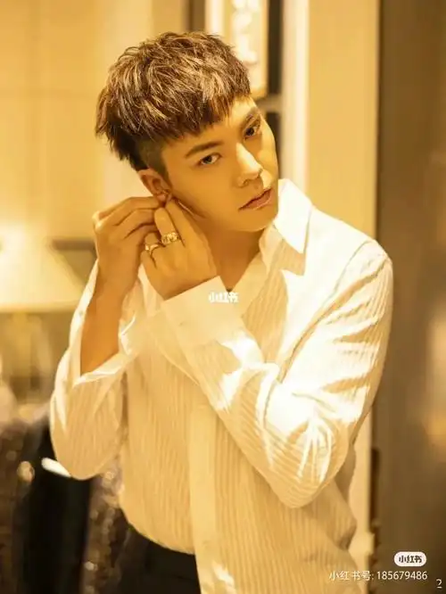 第三期陈伟霆自拍