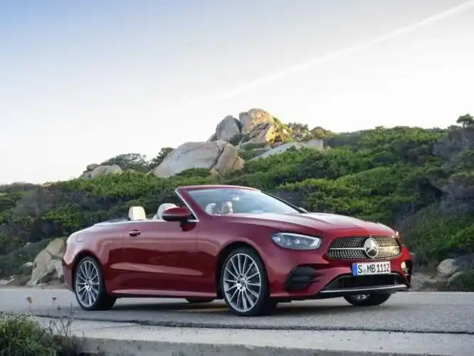 奔驰全新双门轿跑车真把气质拿捏得死死的