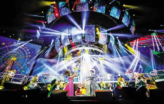 凤凰传奇演唱会要玩裸眼3d