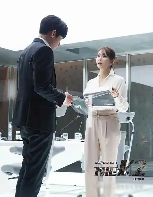 宋允儿:50岁的韩国顶级御姐,老公是韩国实力派丑男演员