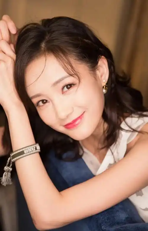 影视明星李一桐写真合集:清新甜美,貌美如花!