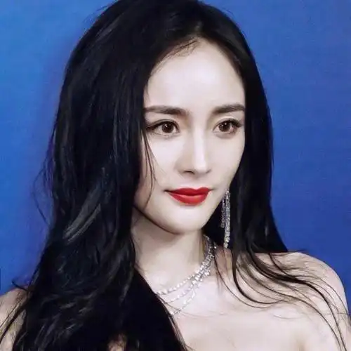 杨幂头像每天看看你就觉得自己在谈恋爱呢