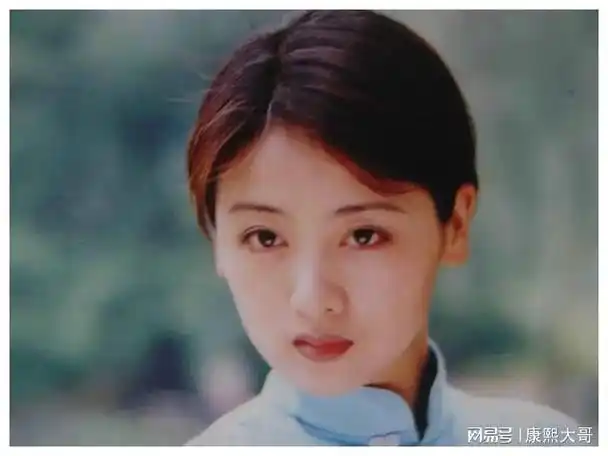 那时正是小李琳凭借古装剧《上错花轿嫁对郎》一举成名,事业初露锋芒