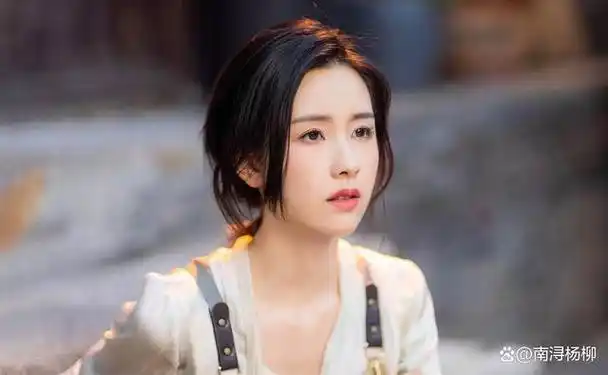 最近,陈都灵又有一部新剧播出了,在刘诗诗,刘宇宁主演的古装剧《一念