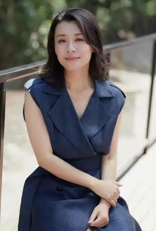 中年阿姨常见的3种"大妈发型",显老土气,偏偏很多妈妈喜欢留