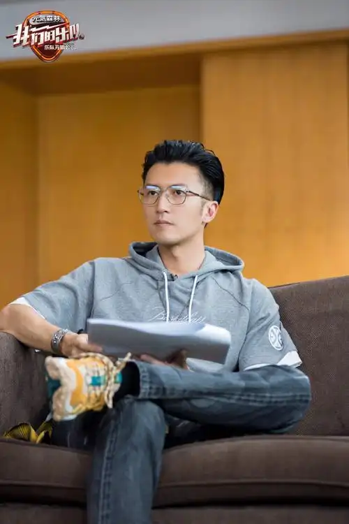 【5.14 谢霆锋】今天的造型很不一样嘛[酷][酷][酷].