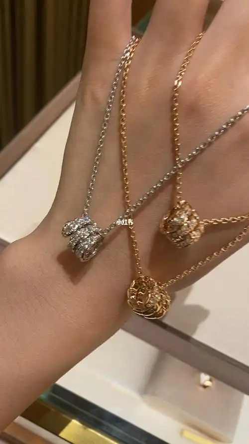 白金,玫瑰金,两色对比满钻和半钻对比#宝格丽项链  #宝格丽bvlgari