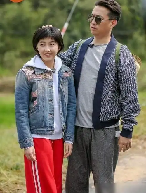 张子枫和黄磊有不正当关系?工作室声明辟谣,张子枫的画却引争议