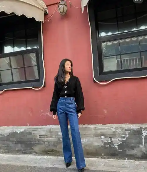 看杨采钰如何演绎它的时髦感!_裤脚_时尚_裤子