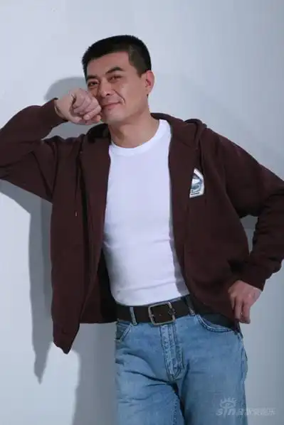 王新军新浪娱乐讯 素有"军人专业户"之称的实力演员王新军()以其精湛