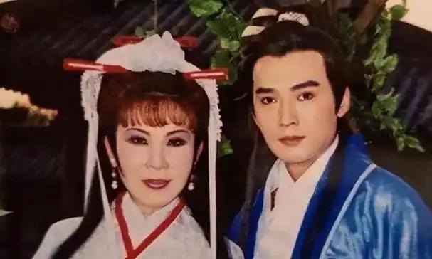 纪实焦恩俊怕赔付1000万违约金与60岁老太婆拍吻戏至今有阴影