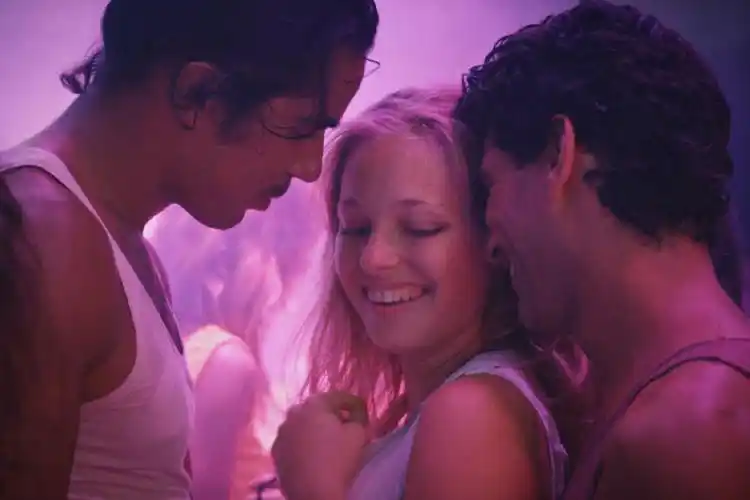 在过去,几乎每一部高票房,面向成人的好莱坞电影总是要夹带一些香艳的