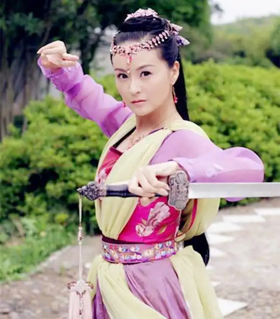 戴娇倩的几款精美古装造型,人虽不红,但漂亮是真的